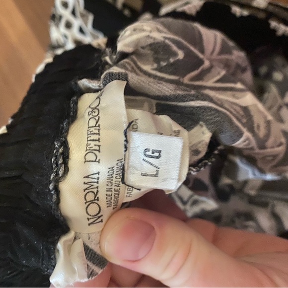 Vintage Norma Peterson pants 100% Rayon - Picture 2 of 3